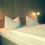 Hotel Gaestehaus Hannelore 2*