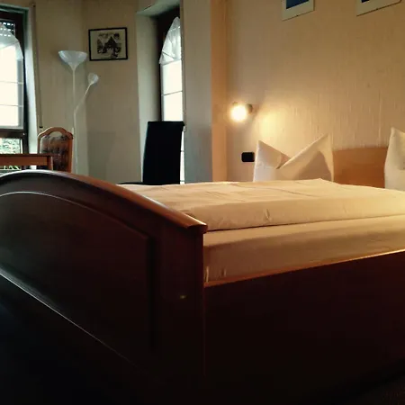 Отель Gaestehaus Hannelore Гайзельвинд