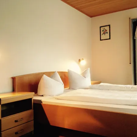 Gaestehaus Hannelore Отель 2*